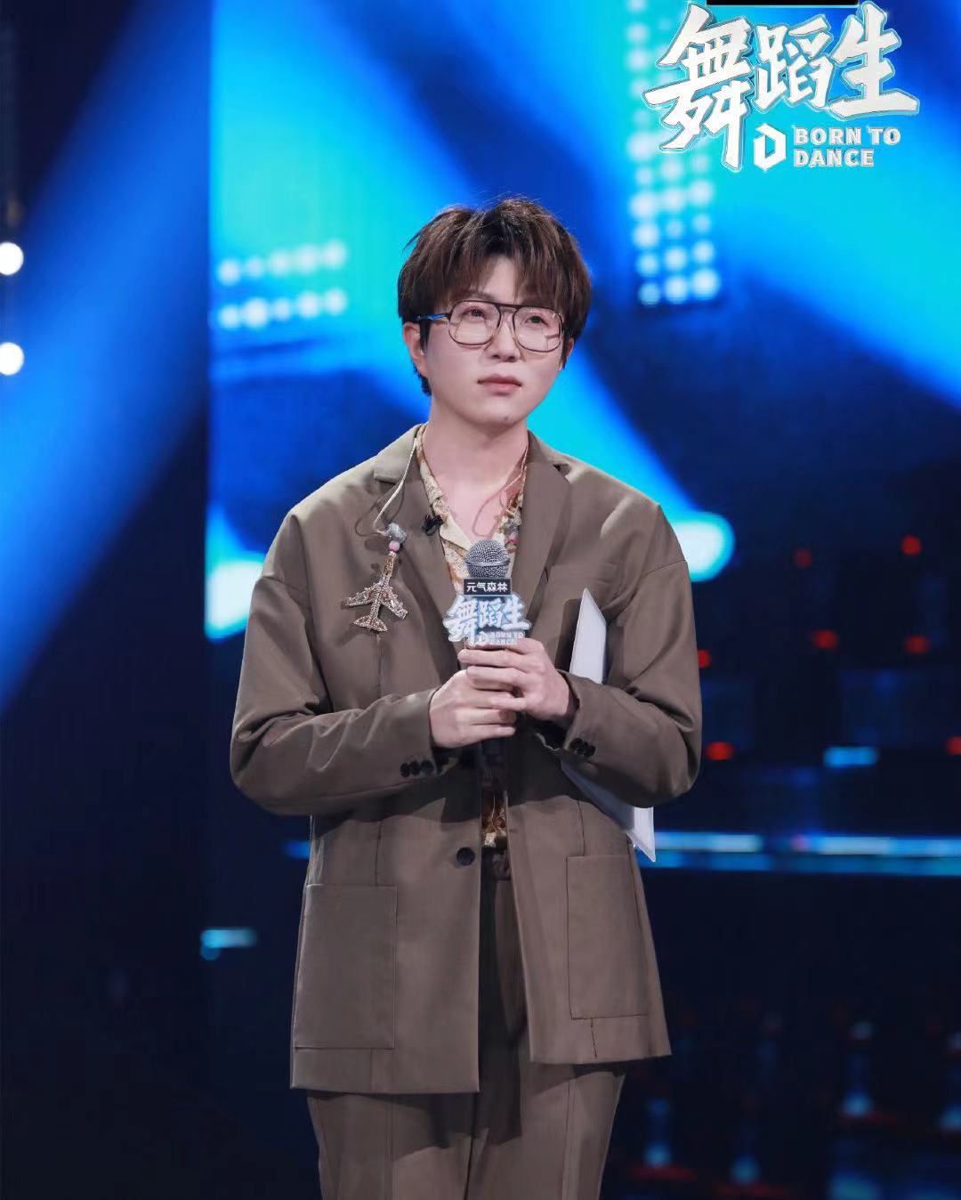 毛不易跨界助力《舞蹈生》 《于是没有洗头》为打工人发声