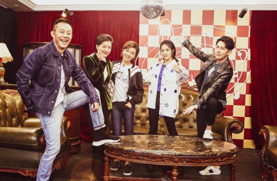 江珊、侯勇做客《你好！生活家》畅聊演艺之路历程